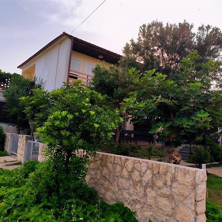 Apartments Orlic Povljana Bagian luar foto