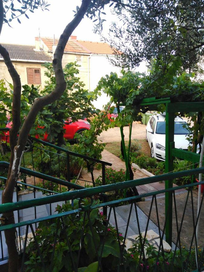 Apartments Orlic Povljana Bagian luar foto
